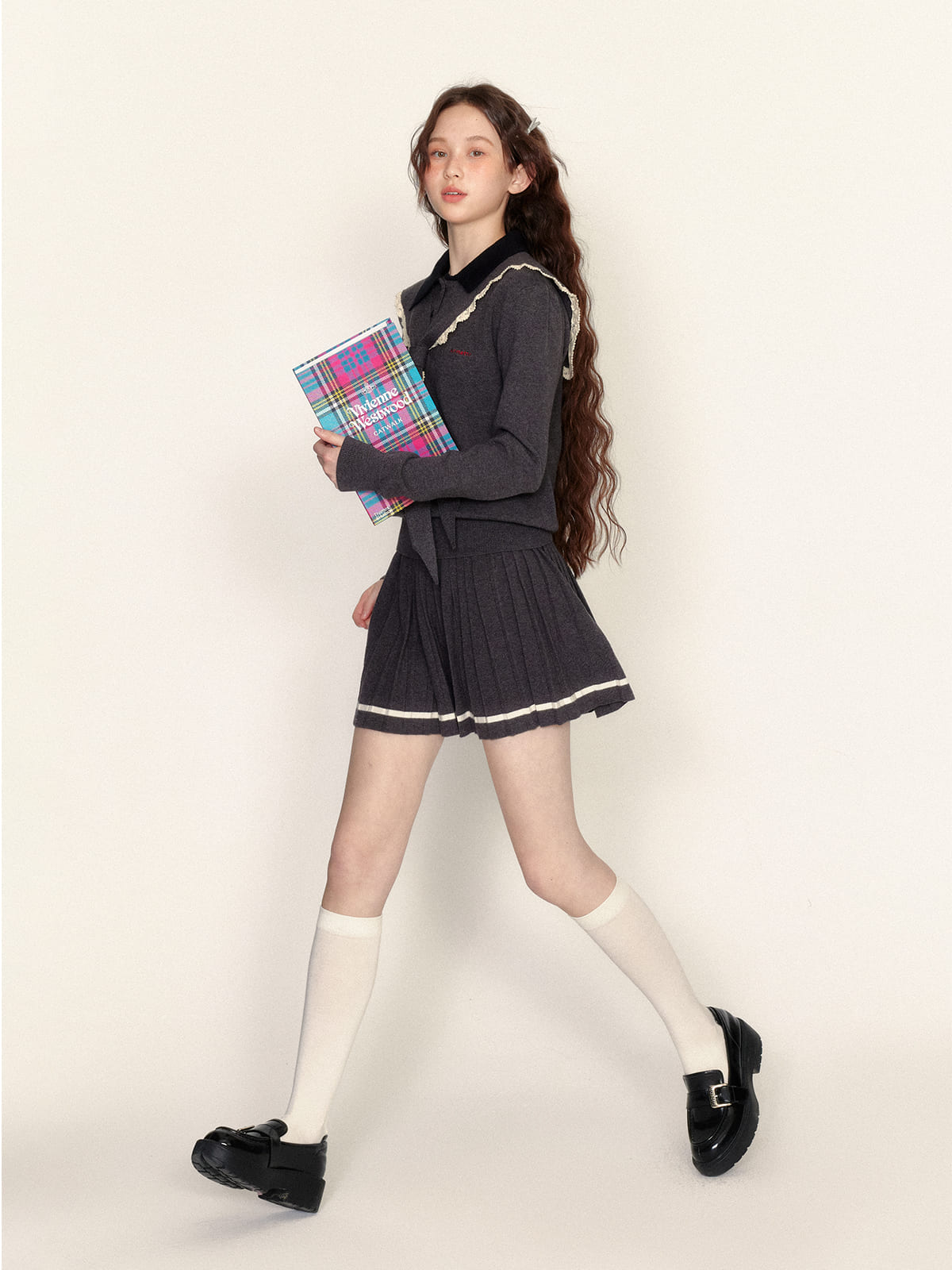 ライン入り細めプリーツスカート